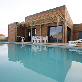 maison bois piscine